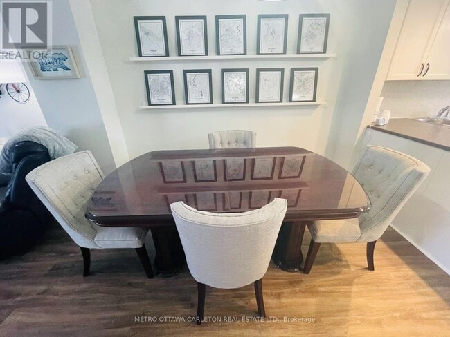 Building Photo - 268 Meadowbreeze Dr