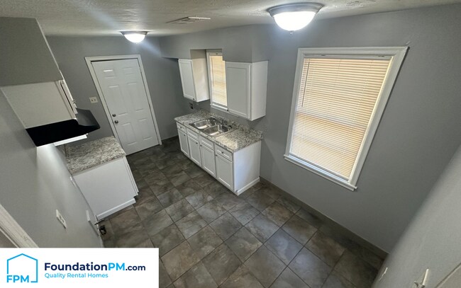 Foto del edificio - 1776 S Goodlett St