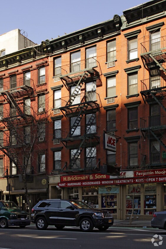 Vista a la calle - 53 First Ave