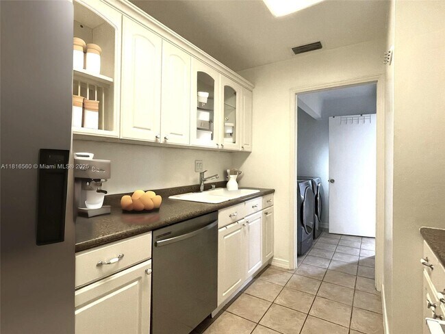Foto del edificio - 2950 NW 106th Ave