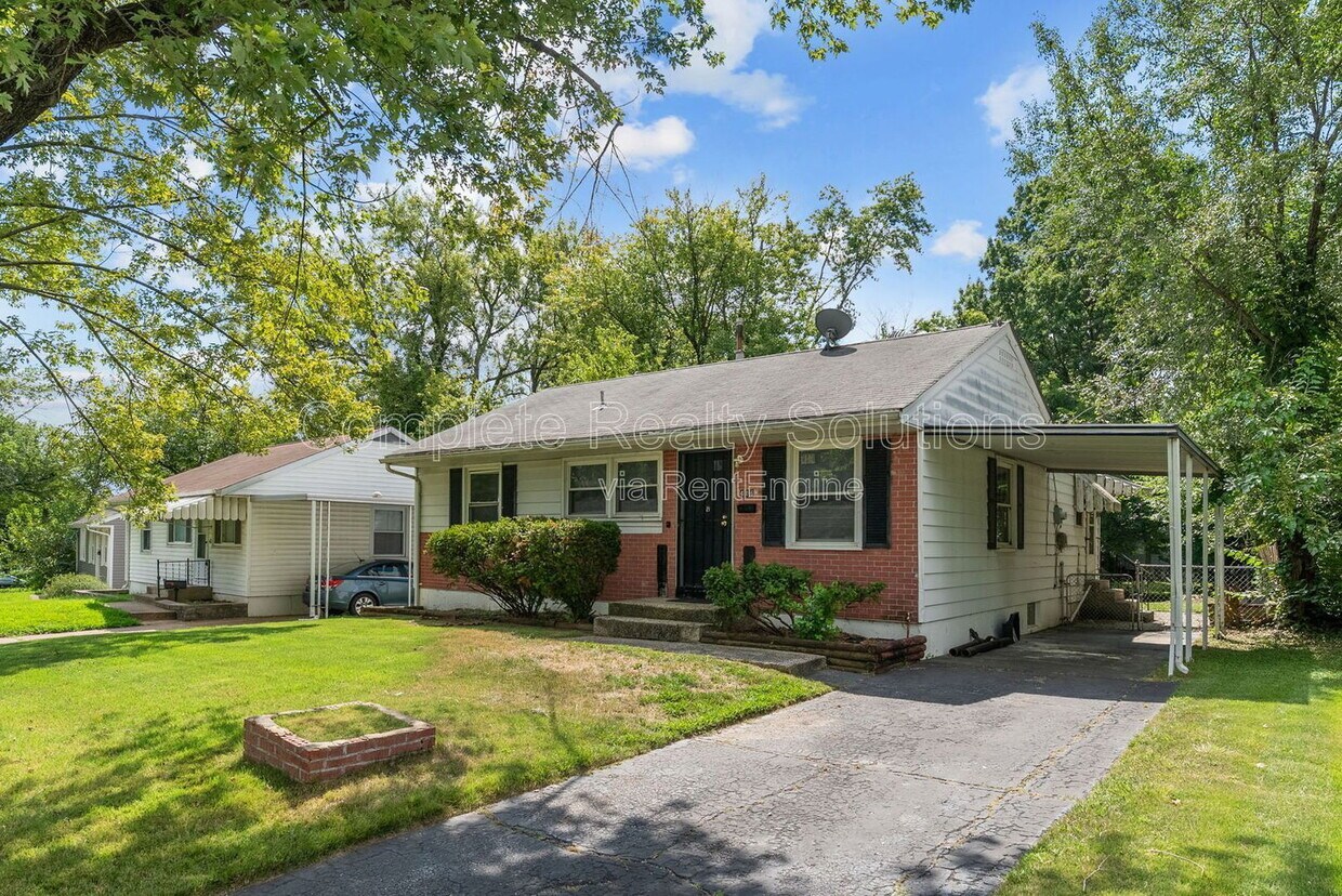 Photo - 416 Lanark Rd