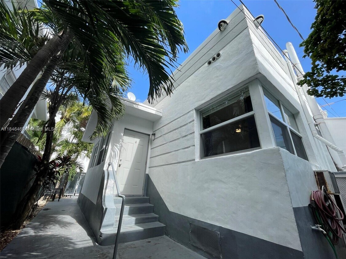 Primary Photo - 726 8th St