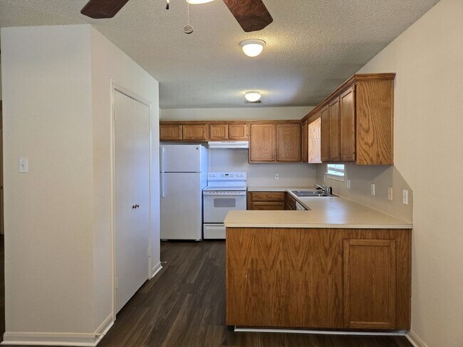 Foto del edificio - 3/2 Hewitt Duplex