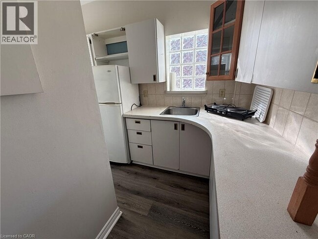 Photo du bâtiment - 279 Rosedale Ave