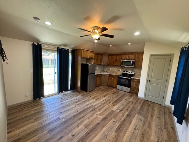 Building Photo - 1709 Ventura St