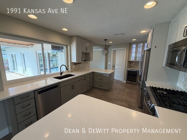 Foto del edificio - 1991 Kansas Ave NE