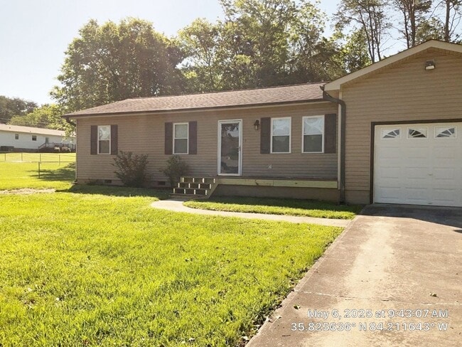 Foto del edificio - ** ~~ Beautiful 3 bedroom 2 bath house in ...