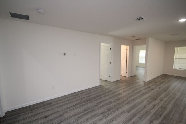 Building Photo - Beautiful 4 Bedroom, 2 Bathroom Home in Palm Bay!!