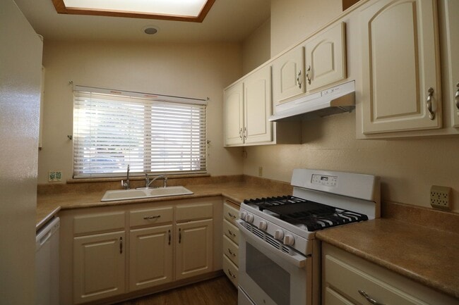 Foto del edificio - Preisker Gardens Three Bedroom