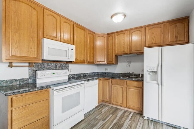 Foto del edificio - 408 Maplewood Dr
