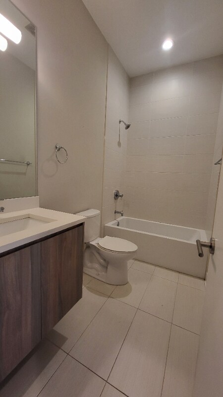 Foto del edificio - 1741 N Western Ave