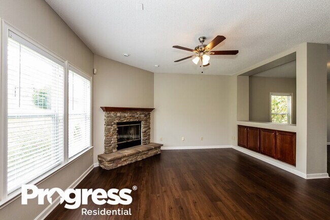 Building Photo - 719 Capstone Ave