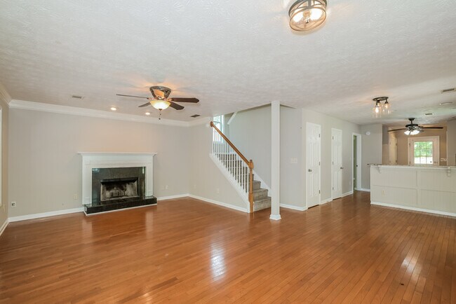 Building Photo - Charming Home on Spacious Tree-Lined Lot