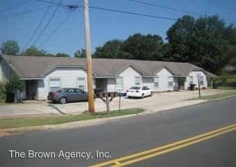 Primary Photo - 1100 Preston St