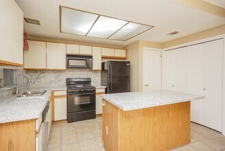 Building Photo - 2808 Grants Lake Blvd