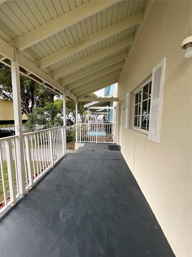 Foto del edificio - 435 NW 19th St