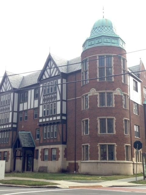 Building Photo - 12065 Edgewater Dr