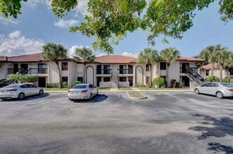 Building Photo - 400 Club Cir