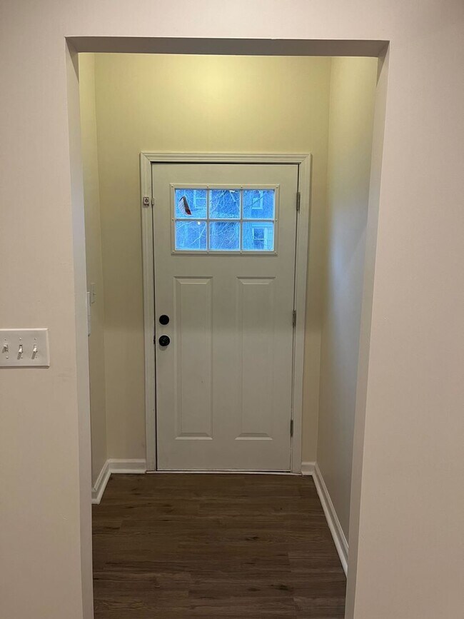 Foto del edificio - 5 Bedroom, 2 bath home