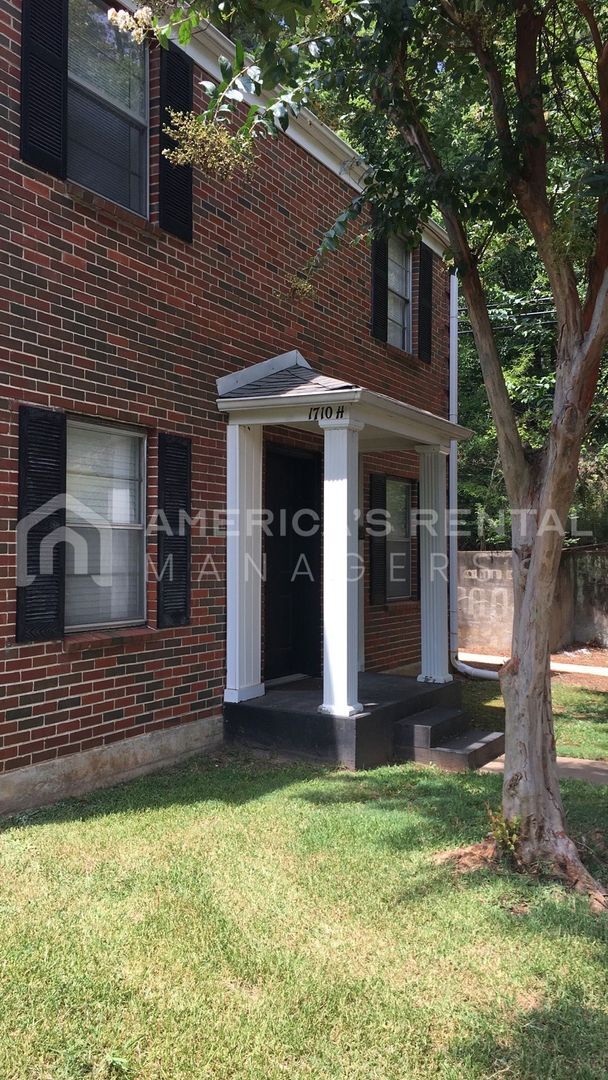 Building Photo - 1710 Valley Ave