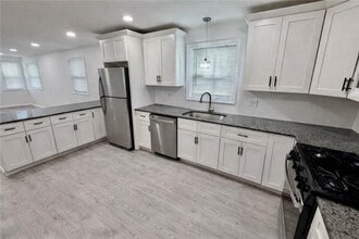 Building Photo - 35 Douglas Ave