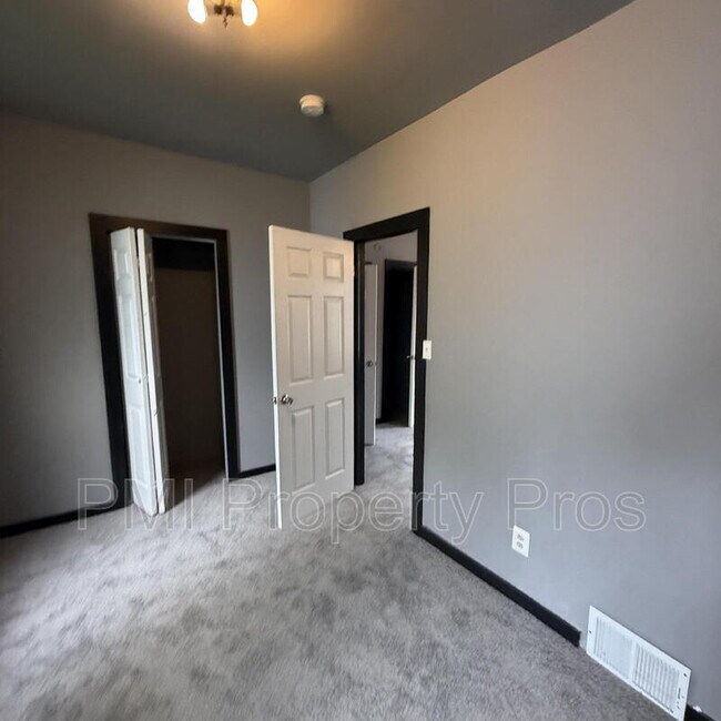 Foto del edificio - 3127 W Garfield Ave