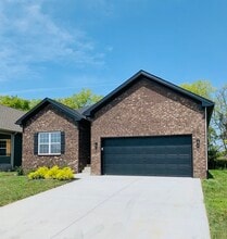 Building Photo - 850 McIntyre St