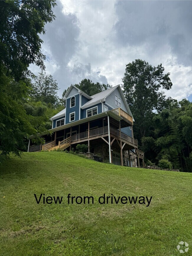 Building Photo - 22 Pear Tree Ln