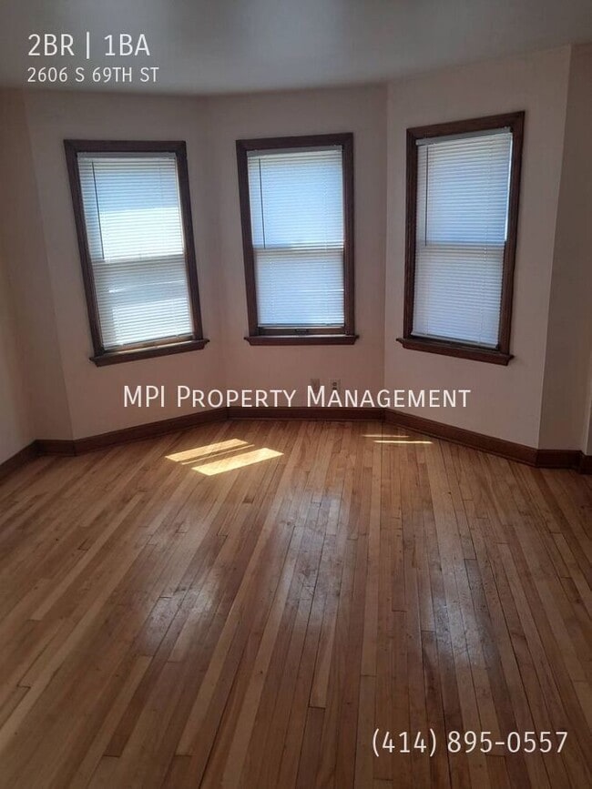 Building Photo - 2606 S 69th St