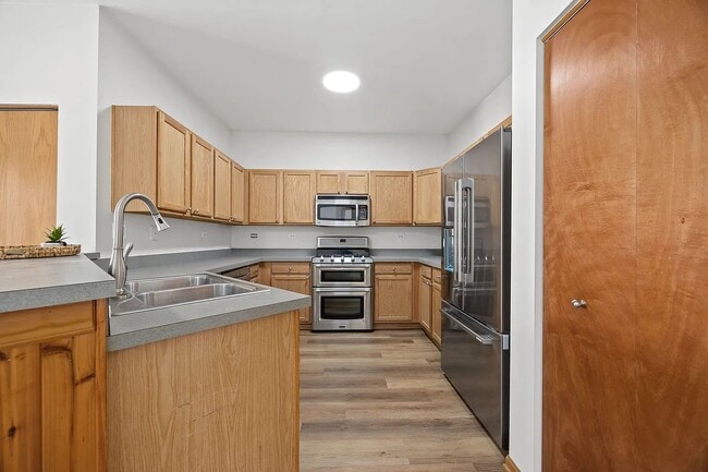 Building Photo - 262 Springbrook Trl S