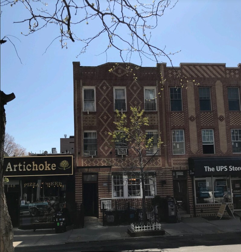 Primary Photo - 146 N 7th St