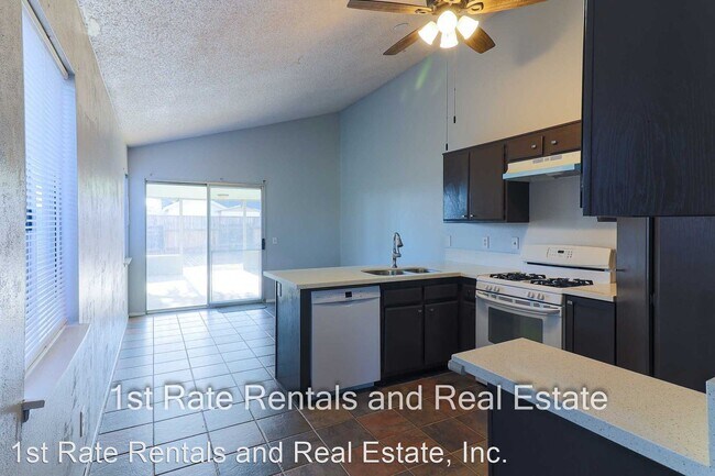 Building Photo - 2 br, 1 bath House - 12181 Hythe St