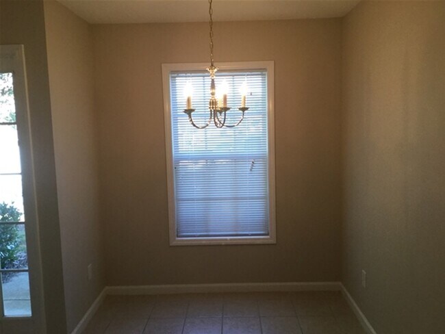 Building Photo - 5730 Regent Village Dr