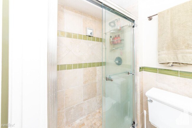 Building Photo - 3 br, 2.5 bath Townhome - 429 W Grant Pl A...