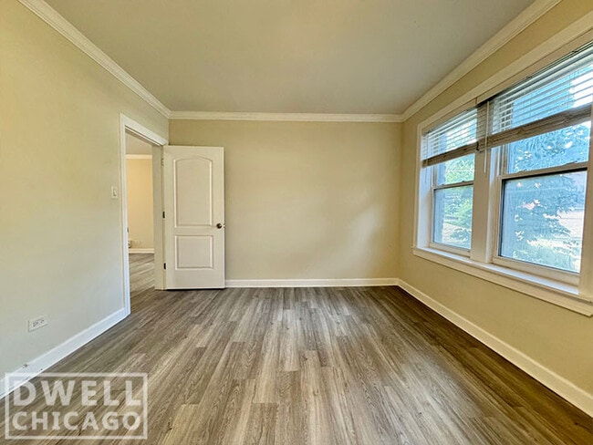 Foto del edificio - 1421 W Hutchinson St