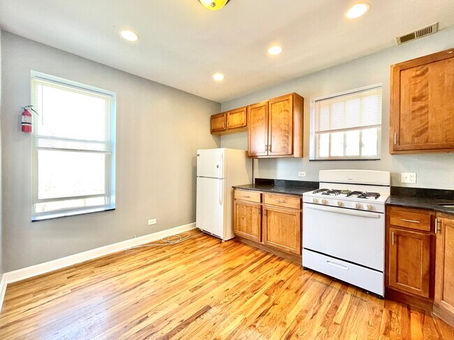 Building Photo - 7004 S Chappel Ave