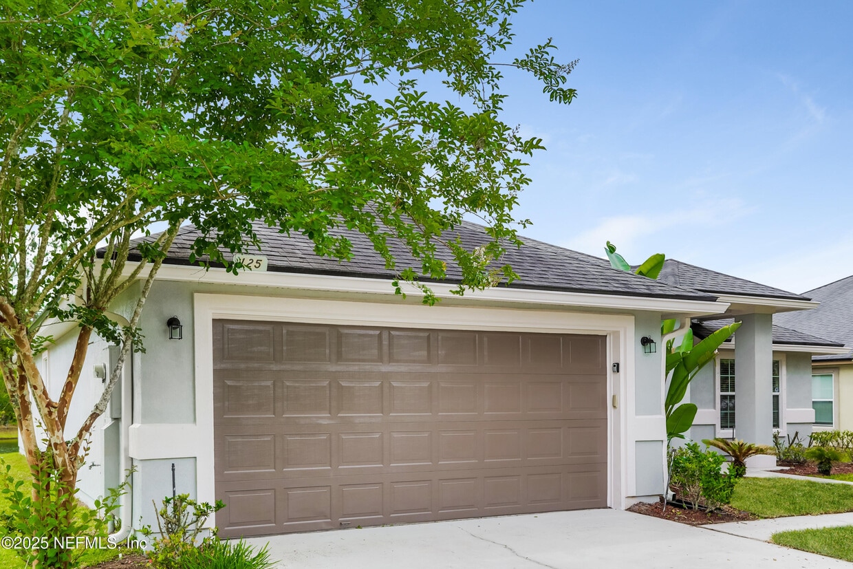 Primary Photo - 125 Linda Lake Ln