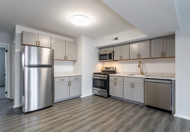 Kitchen-Semi Upgrade - Stone Hill Apartments