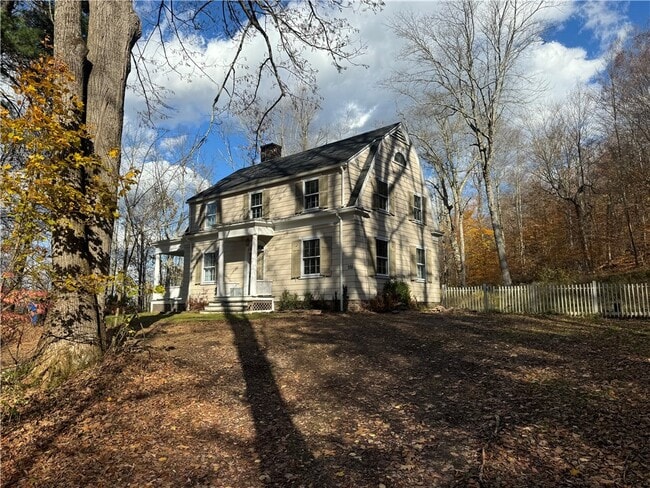 Foto del edificio - 221 Centennial Farm Ln