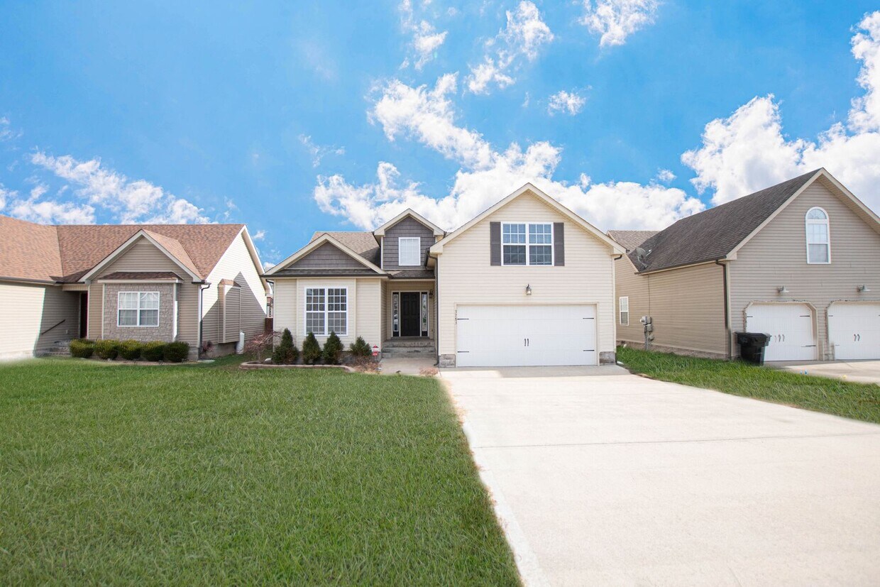 Foto principal - Pet Friendly Three Bedroom with Bonus!