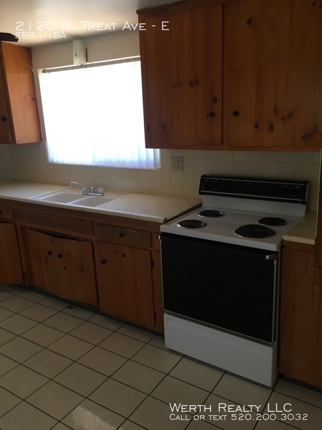 Foto del edificio - 2 Bedroom with washer/dryer hookups.