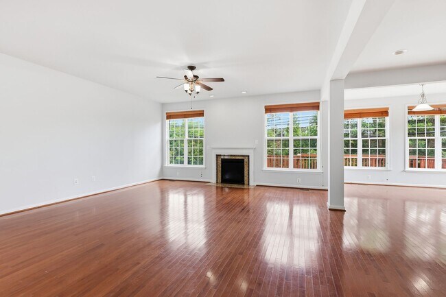 Foto del edificio - 14982 Gossom Manor Pl