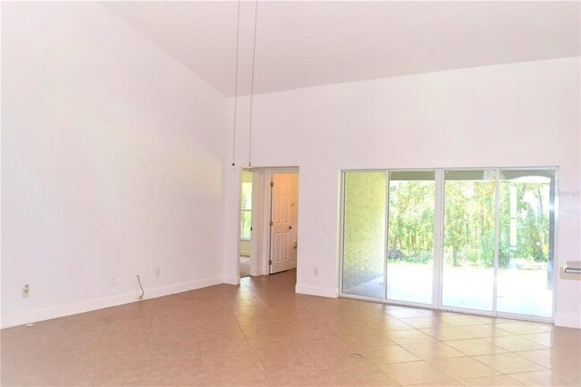 Building Photo - 4444 SW 115th St