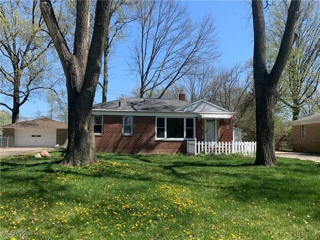 Building Photo - 1861 Eaton Dr