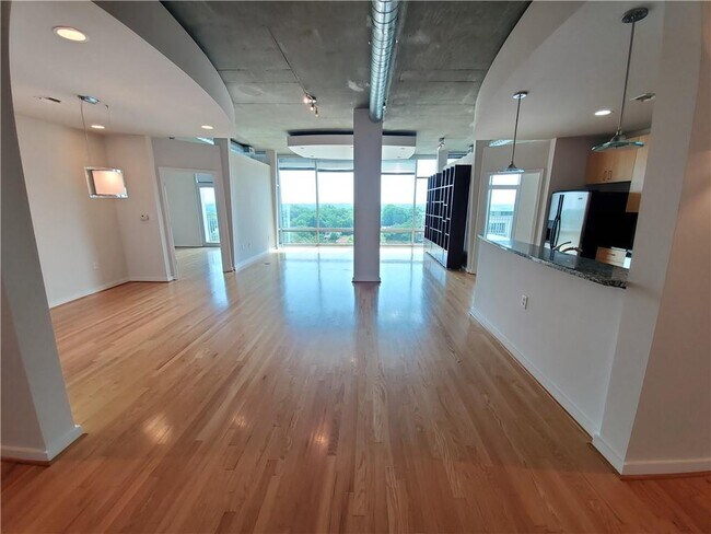 Building Photo - 923 Peachtree St NE