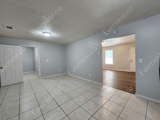 Building Photo - 522 Chestnut Ln