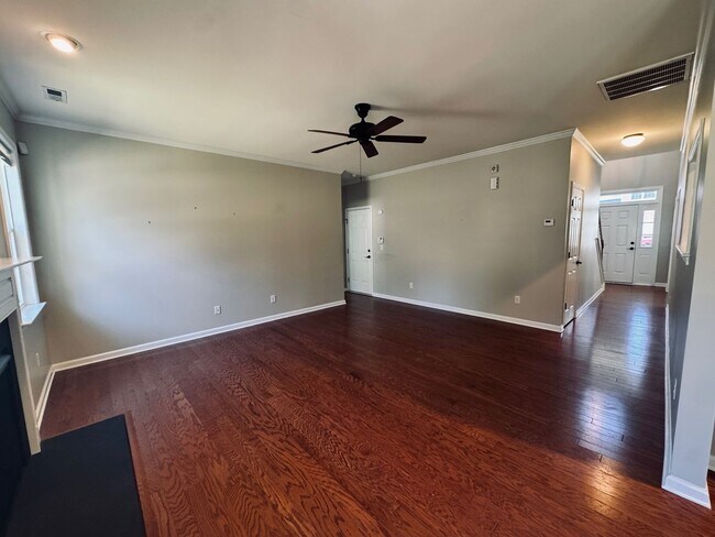 Foto del edificio - South AVL - Well Kept, Large Home with Garage