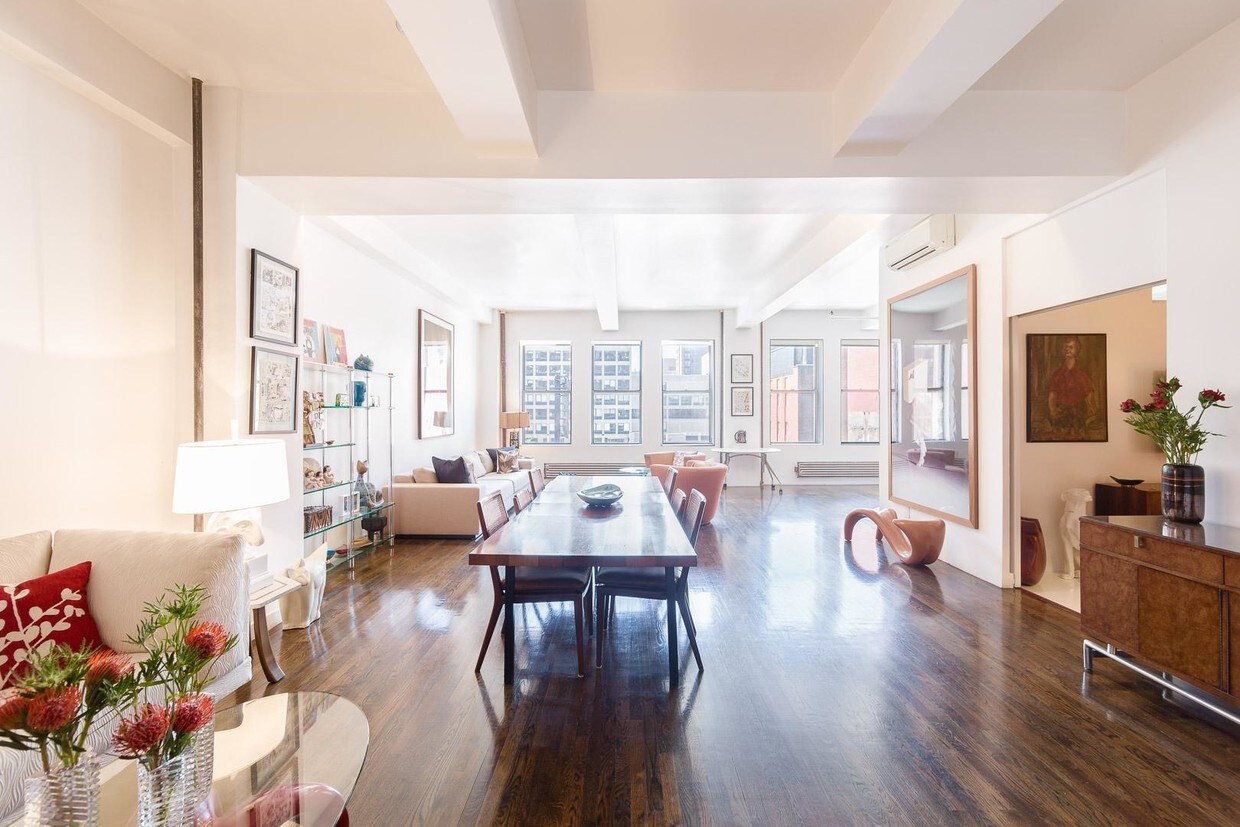 Primary Photo - 249 W 29th St