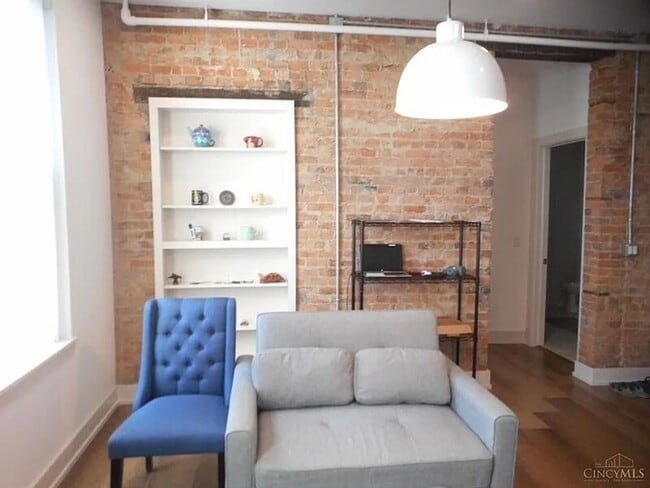 Building Photo - 26 E 15th St