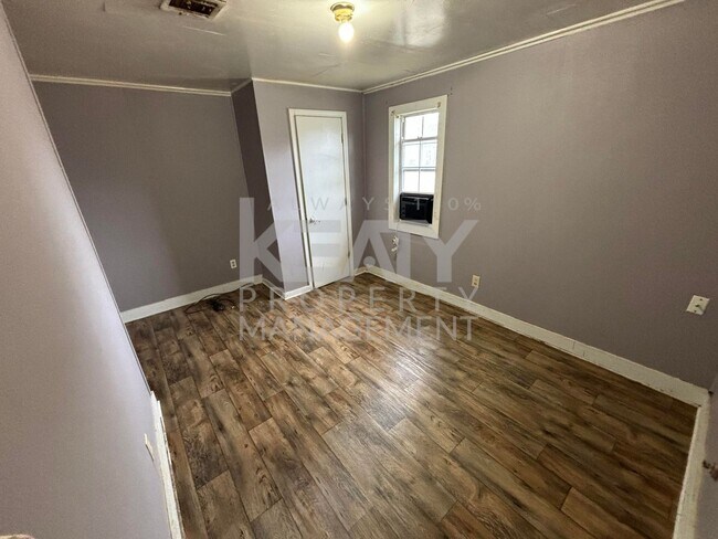 Foto del edificio - Two Bed, One Bath Home